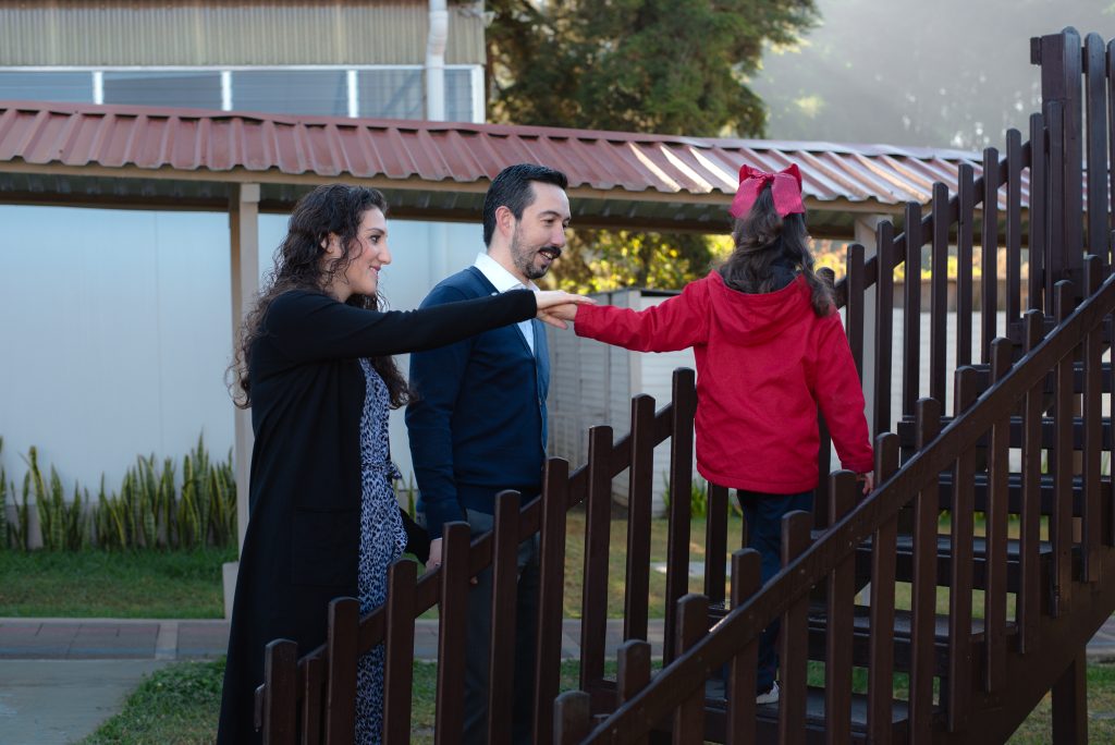 Más allá del clic: formar hijos libres en la era digital en Colegios APDE